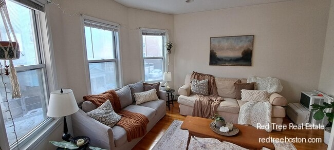 Unit 2 - 143 Hillside St