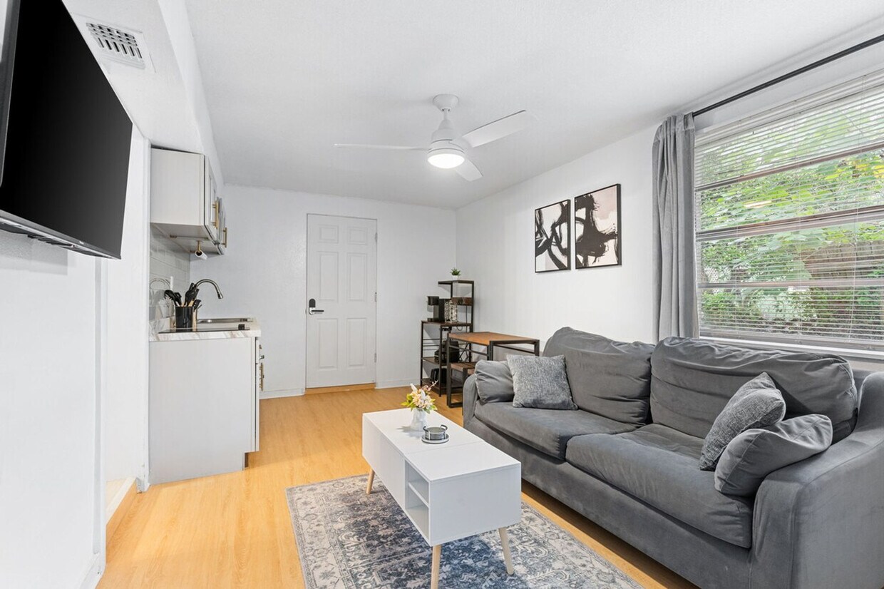 Foto principal - 3903 E Powhatan Ave