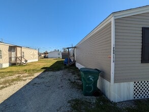 Building Photo - 203 E Lincoln St