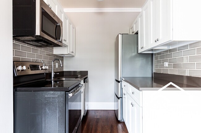 Foto del edificio - 817 W Lakeside Pl