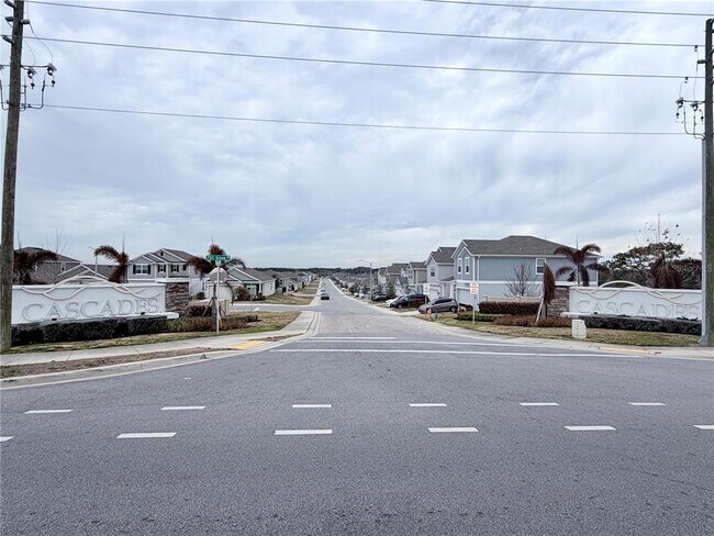 Foto del edificio - 824 Horsetail Dr