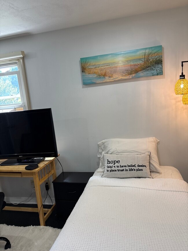 Twin bed - 105 Robert Dr