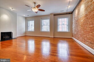 Building Photo - 509 Cathedral St