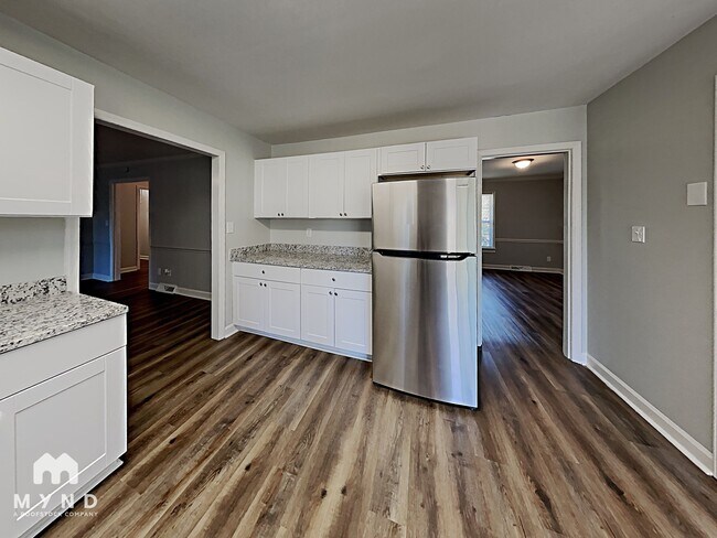 Foto del edificio - 4901 Craigwood Dr