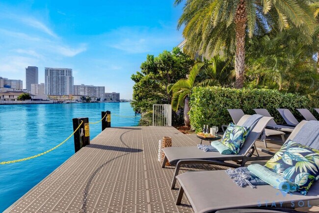 Foto del edificio - 2602 E Hallandale Beach Blvd