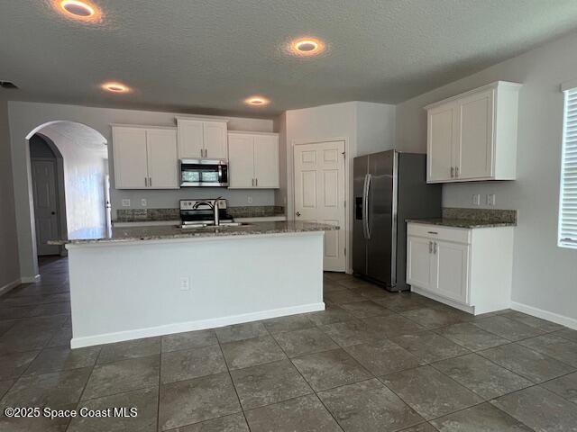 Foto del edificio - 900 Old Country Rd S E