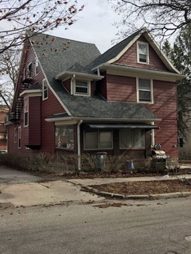 Foto principal - 0308-312 N Washington Street