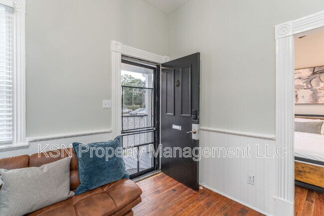 Building Photo - 509 1/2 Blair St