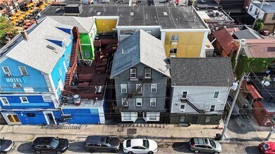 Building Photo - 108 Spruce St