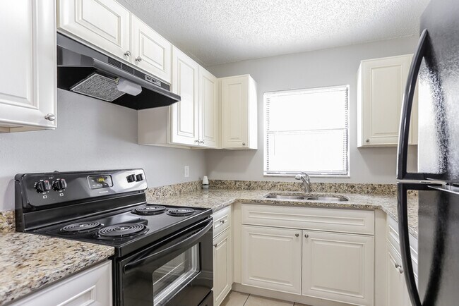 Building Photo - Move-in Ready 3BR 1BA home now leasing!