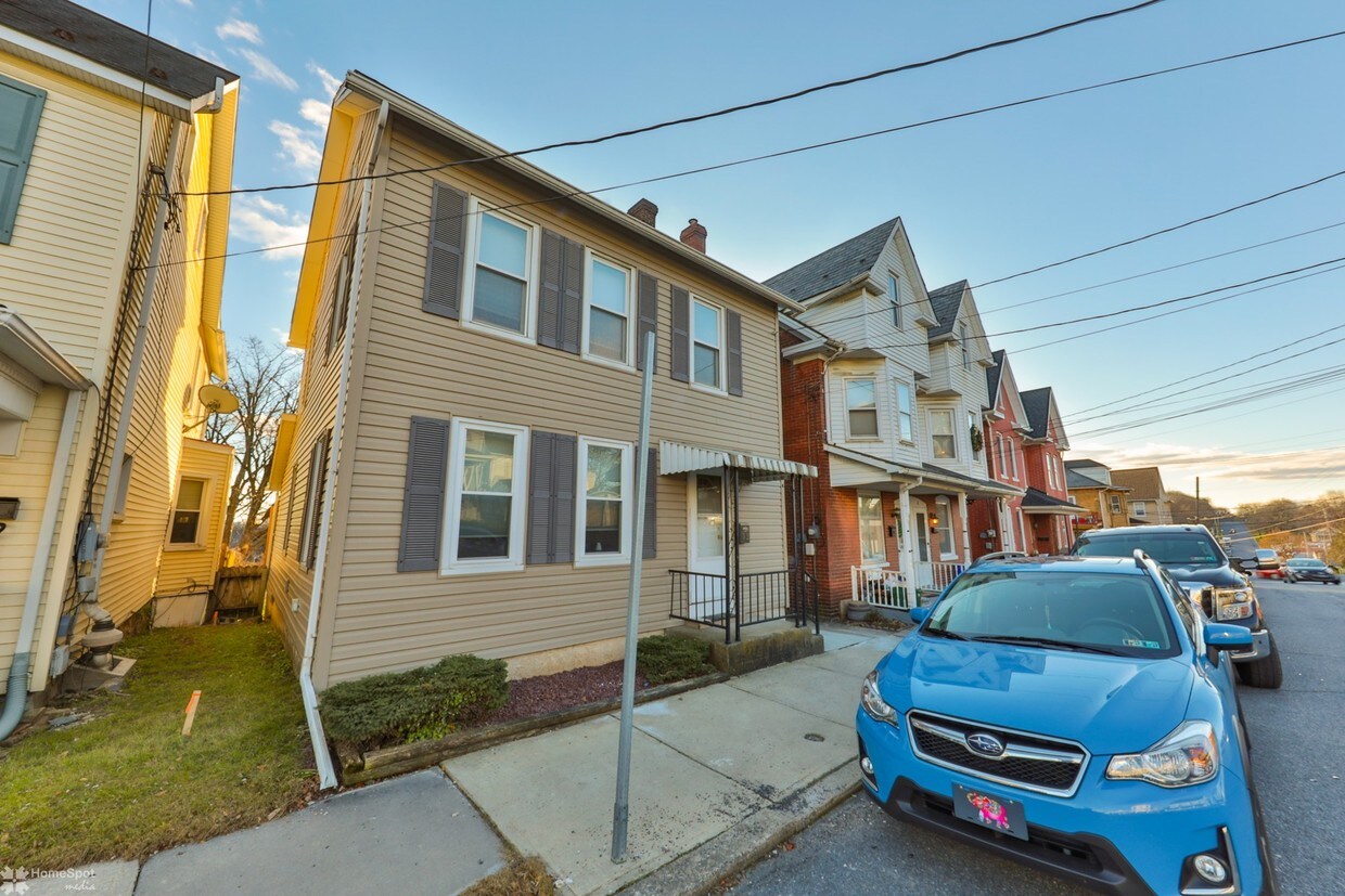 22 E Prospect St, Nazareth, PA 18064 House Rental in Nazareth, PA