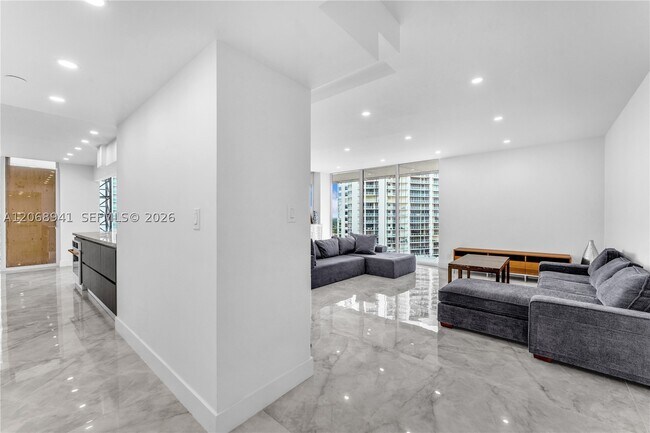 Foto del edificio - 19355 Turnberry Way