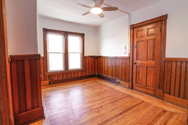 Sala de estar - 167 N Union St