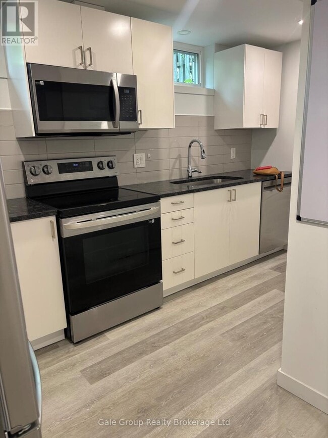 Building Photo - 131 Kinzie Ave