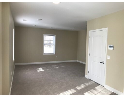 Building Photo - 2 Mayflower Ave