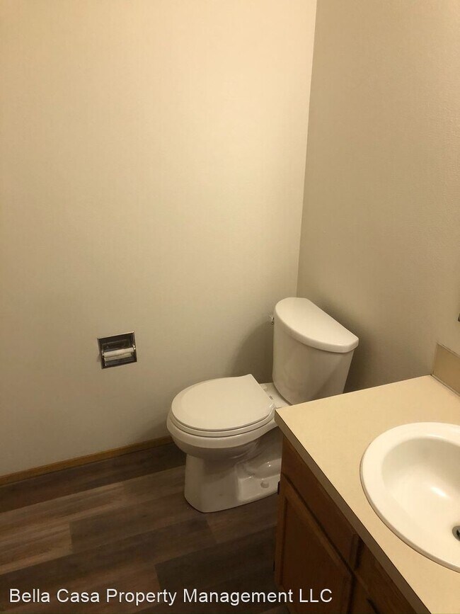 Foto del edificio - 3 br, 1.5 bath House - 767 SE Cleveland Ave