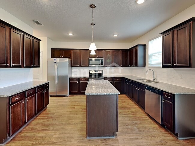 Building Photo - 3109 Creek Village Ln