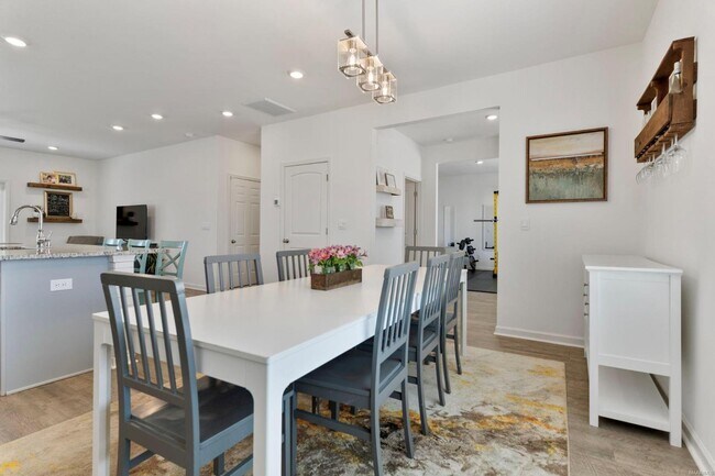 Foto del edificio - 6321 Town Ln