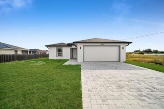 Building Photo - 3210 10th St SW