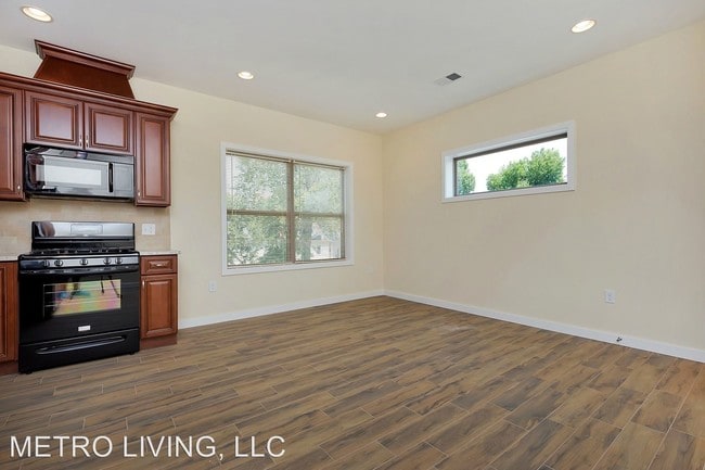 Building Photo - 225 Rahway Ave