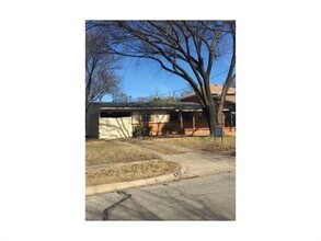 Building Photo - 4331 Bonham St