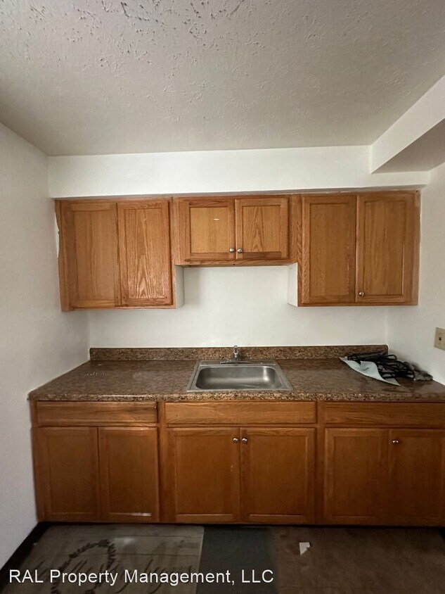 Primary Photo - 2 br, 1 bath House - 23756 banbury circle 8