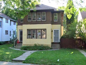 Building Photo - 3323 N 44th St