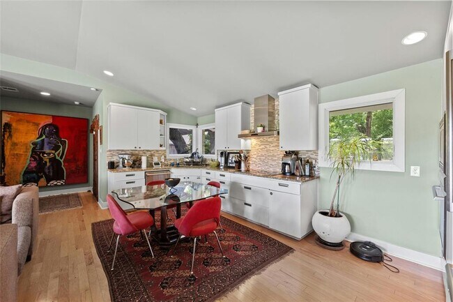 Building Photo - 16018 Pool Canyon Rd