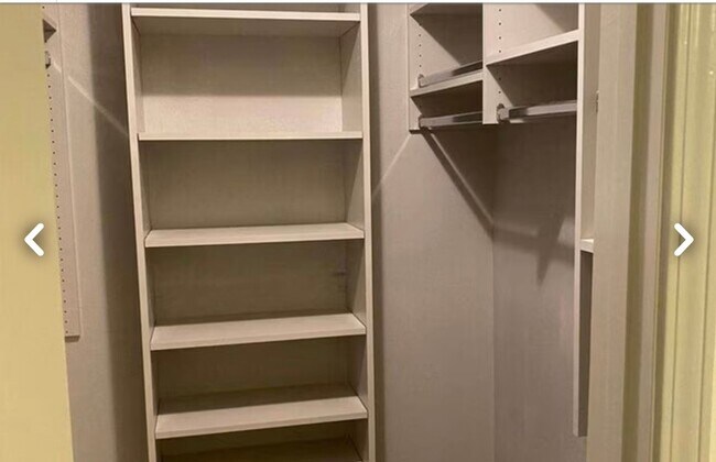 Building Photo - 18333 Roehampton Dr