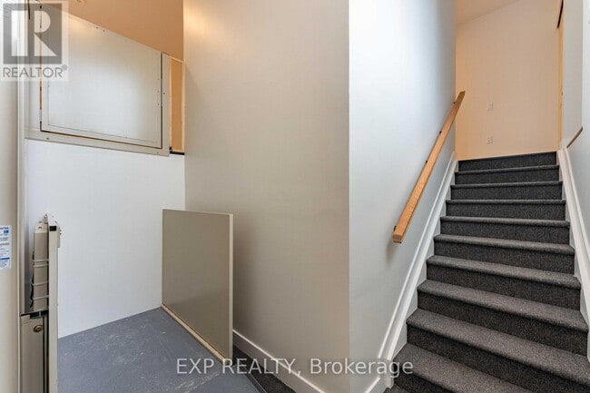 Building Photo - 360-360 Lacasse Ave