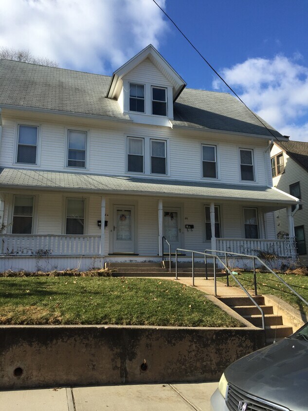 Primary Photo - 86 Oak St