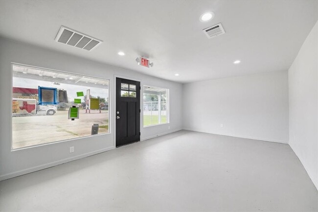 Building Photo - 1514 Mercury Dr