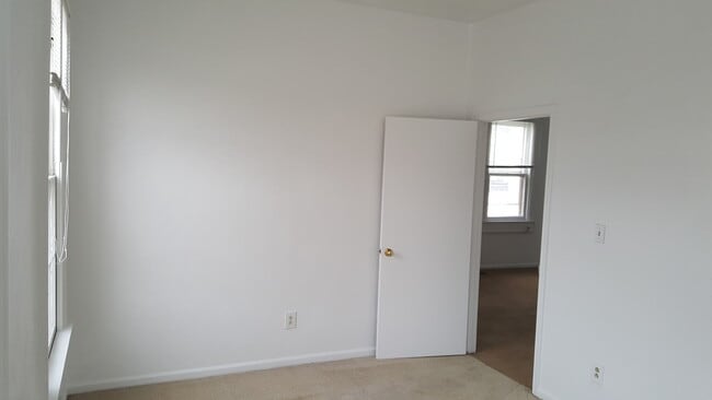 Building Photo - 431 County St