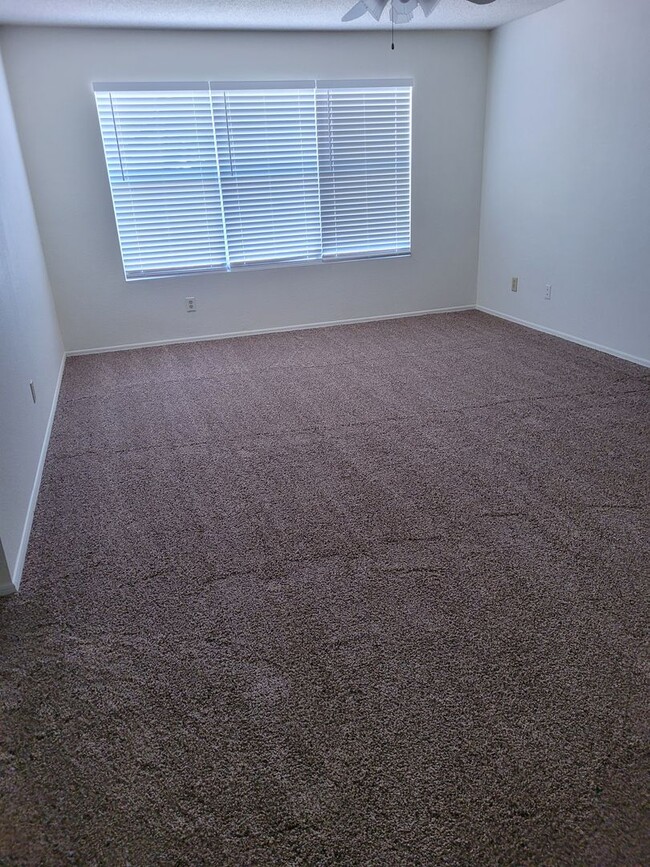 Building Photo - 4531 E Ashurst Dr