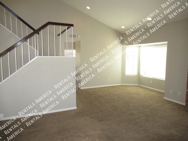 Building Photo - 1251 E Brentrup Dr