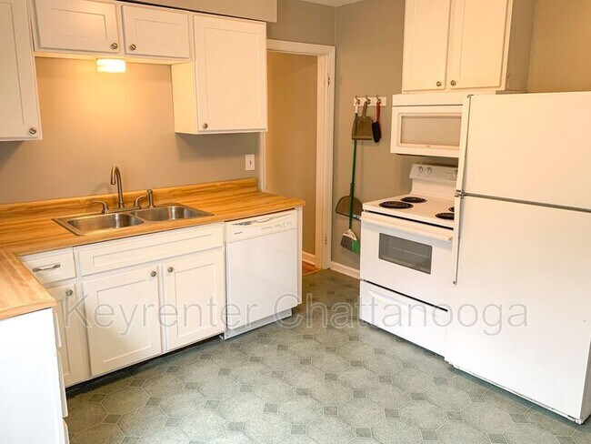 Building Photo - 1410 Elm St