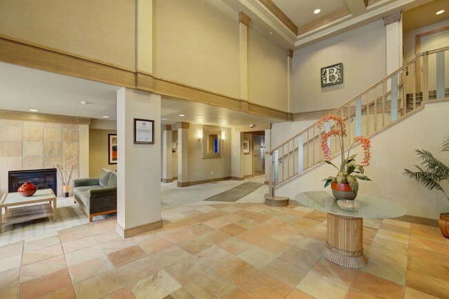 Building Photo - 0bd/1ba Seattle Condo