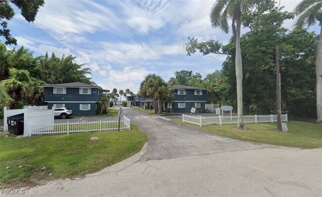 Building Photo - 3165 E Riverside Dr