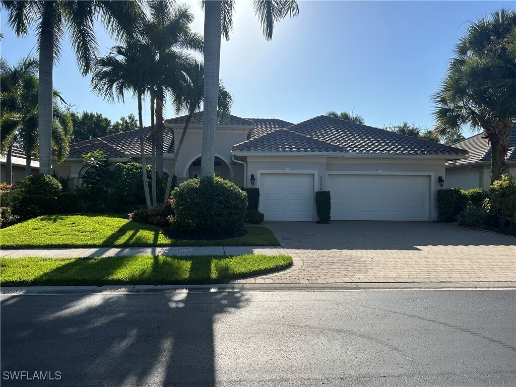 Foto principal - 4956 Rustic Oaks Cir
