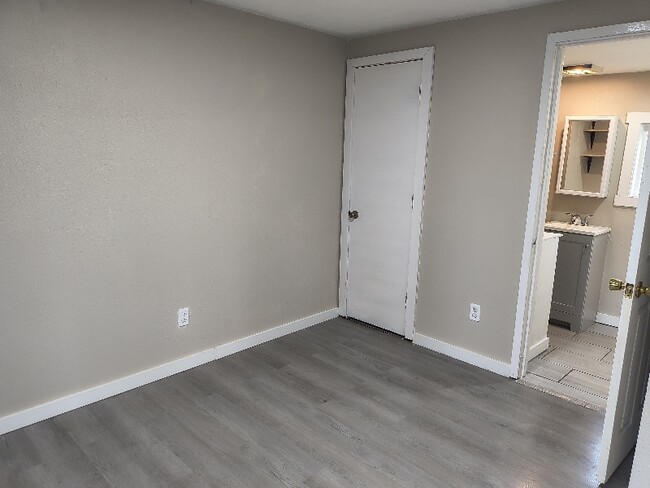 Building Photo - 9035 SE Division St