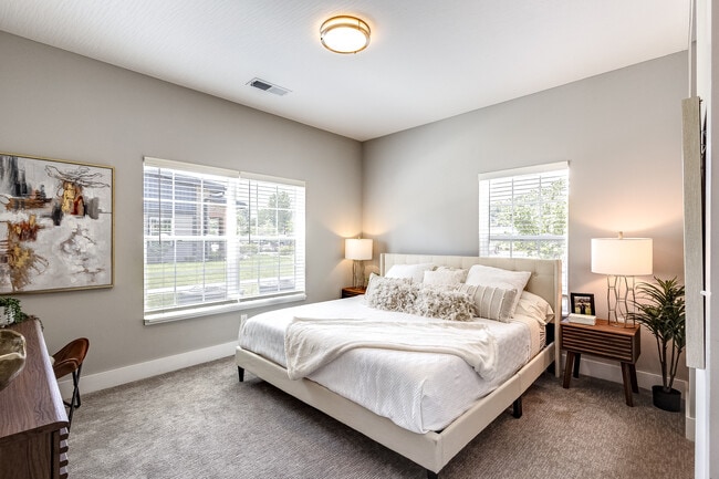 The Thomas - Bedroom 1 - The Thomas