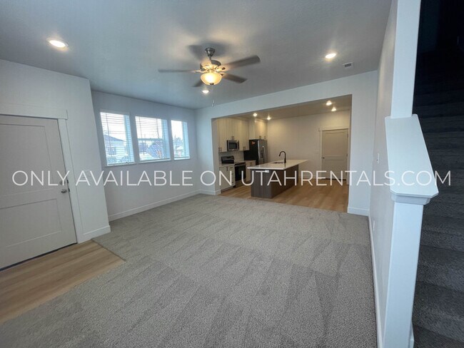 Building Photo - 799 S State Rd