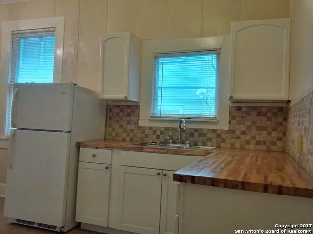 Building Photo - 419 Queen Anne Ct