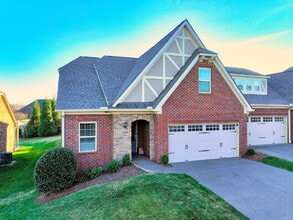 Building Photo - 2103 Albatross Way