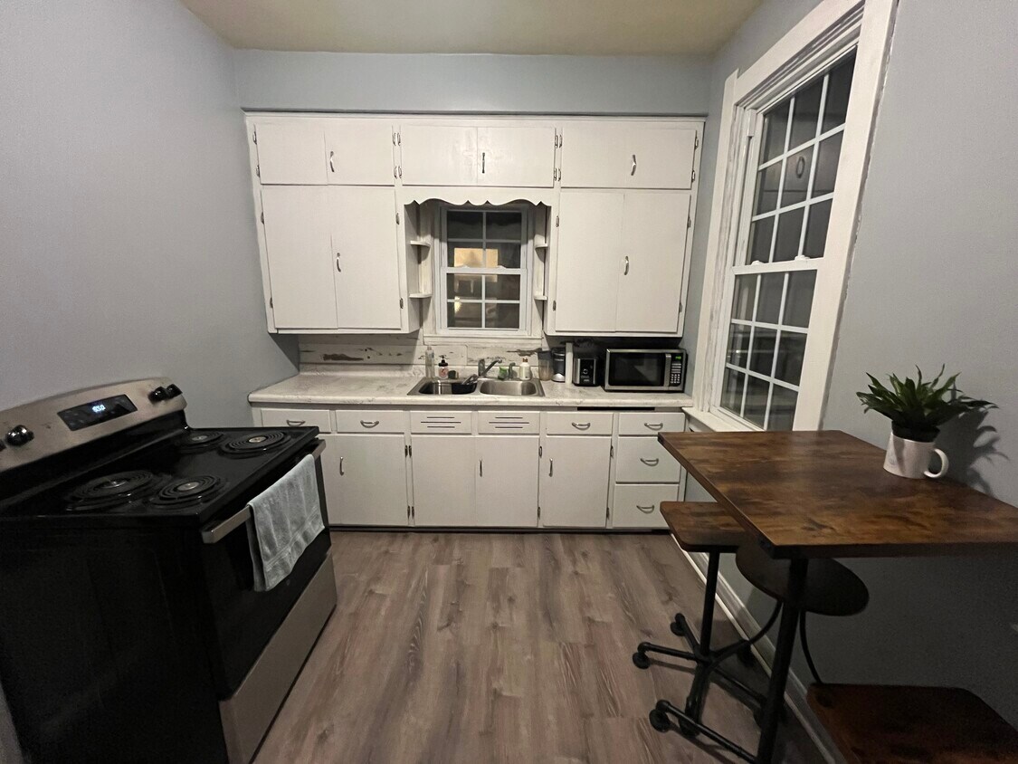Foto principal - 425 Fredonia Ave