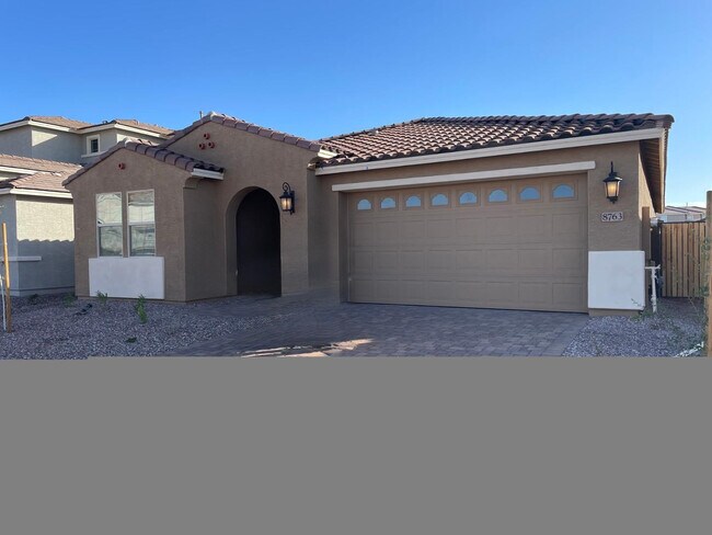 Building Photo - 8763 W Orange Dr