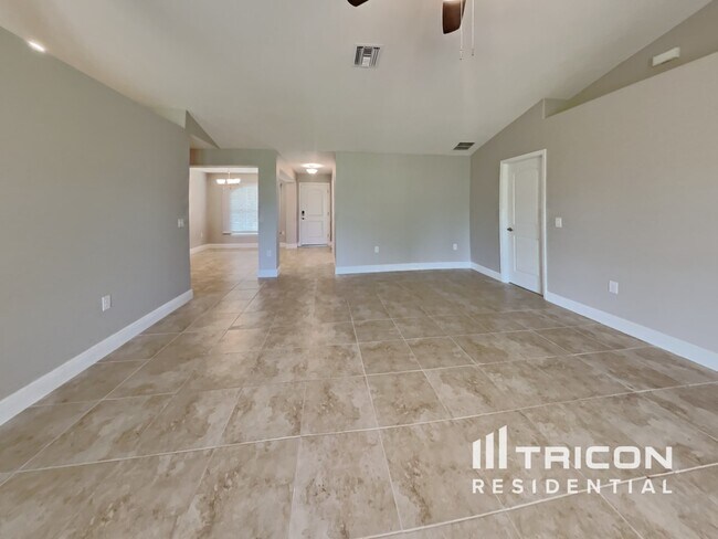 Building Photo - 27429 Tierra del Fuego Circle Punta Gorda FL