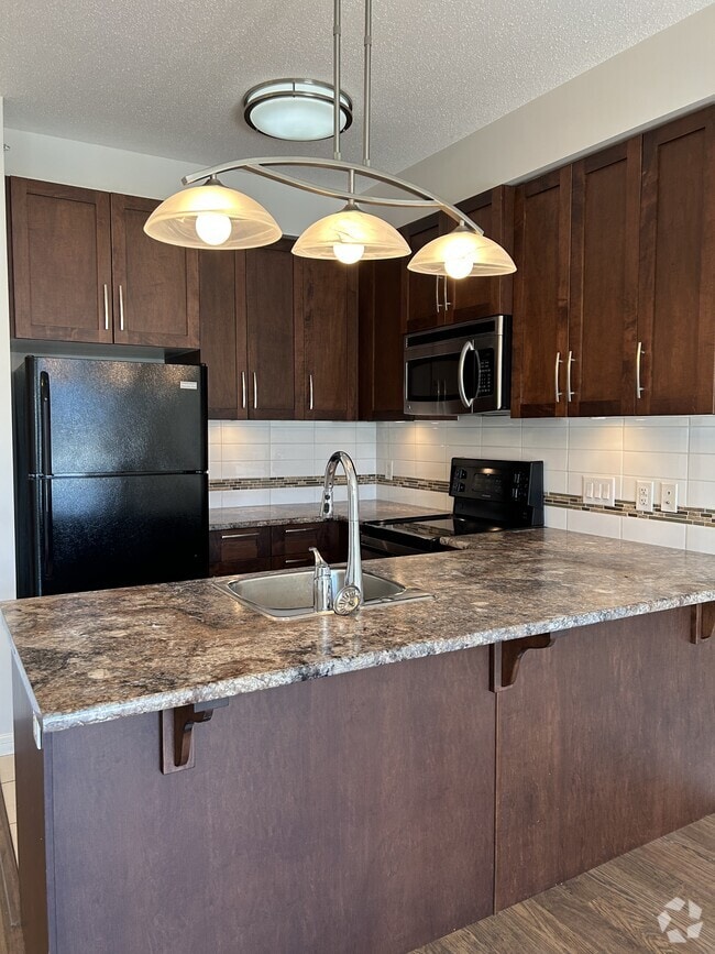 Building Photo - 45525-45525 Keith Wilson Rd