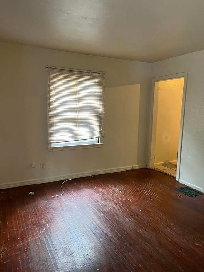 Building Photo - 1319 Kingsley Ave