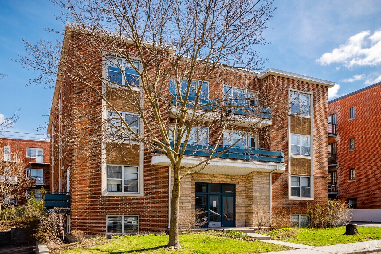 Building Photo - 5873 Av Decelles
